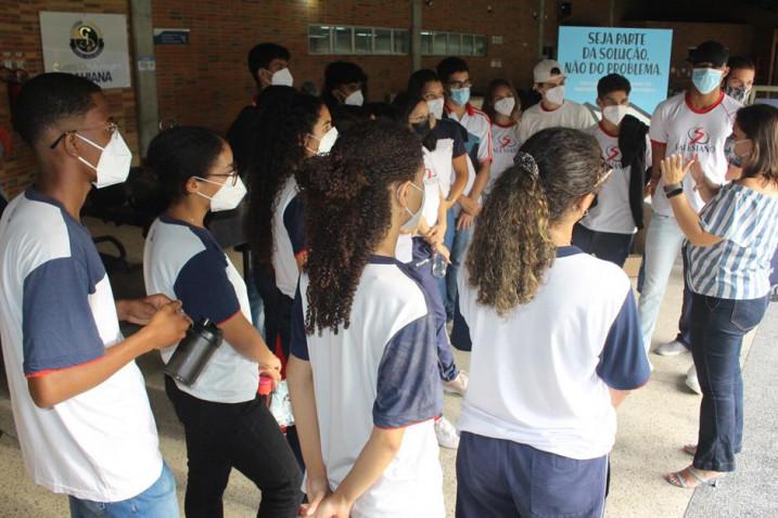 Odontologia – Estudantes do Colégio Salesiano do Salvador participam do programa Bahiana por um dia.