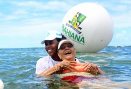 ParaPraia retoma atividades de banho de mar assistido para pessoas com deficiência e mobilidade reduzida