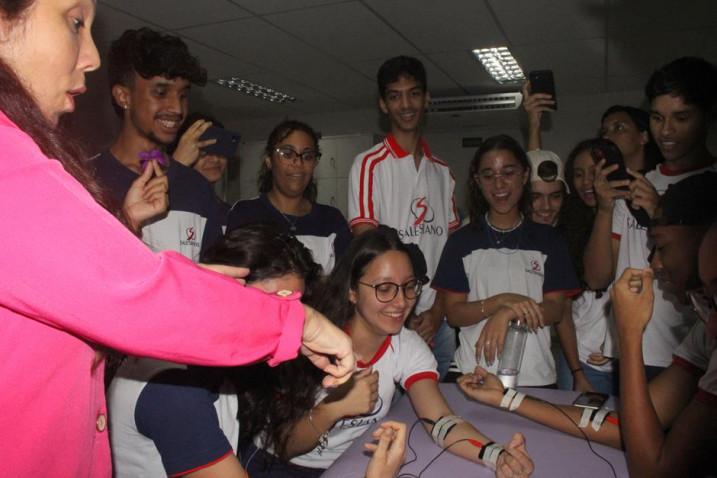 Fisioterapia – Estudantes do Colégio Salesiano do Salvador participam do programa Bahiana por um dia.