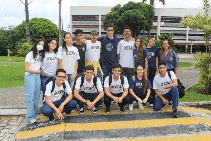Estudantes do Colégio Oficina participam do Bahiana por um Dia.